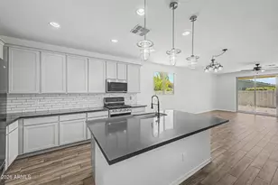 13329 W Lariat Ln, Peoria, AZ 85383 - Photo 4