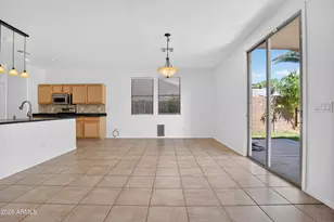 11826 W Foothill Dr, Sun City, AZ 85373 - Photo 8
