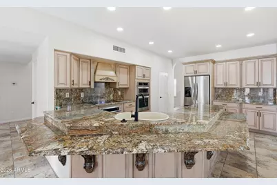 2232 E Tahitian Way, Gilbert, AZ 85234 - Photo 10
