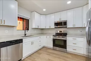12222 N Paradise Vlg Pkwy S, Phoenix, AZ 85032 - Photo 10