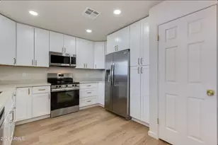 12222 N Paradise Vlg Pkwy S, Phoenix, AZ 85032 - Photo 12