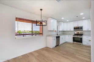 12222 N Paradise Vlg Pkwy S, Phoenix, AZ 85032 - Photo 8