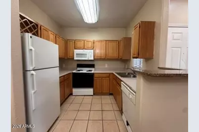 2929 W Yorkshire Drive #2110, Phoenix, AZ 85027 - Photo 4