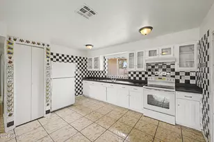 5536 W La Reata Ave, Phoenix, AZ 85035 - Photo 8