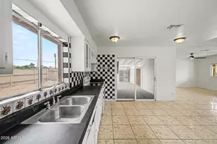 5536 W La Reata Ave, Phoenix, AZ 85035 - Photo 10