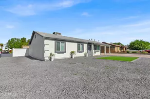 2216 N 68th Dr, Phoenix, AZ 85035 - Photo 2