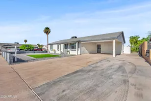 2216 N 68th Dr, Phoenix, AZ 85035 - Photo 4