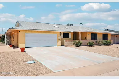 10941 W Roundelay Circle, Sun City, AZ 85351 - Photo 2
