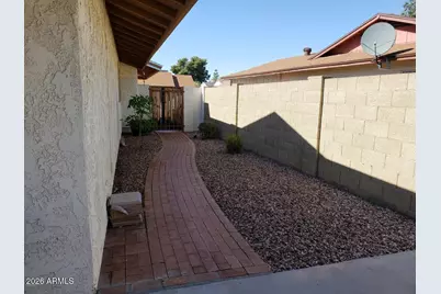 8409 N 31st Lane, Phoenix, AZ 85051 - Photo 14