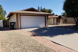 8409 N 31st Ln, Phoenix, AZ 85051 - Photo 4