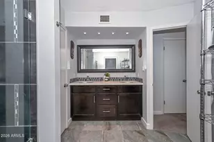 8305 E Vista Dr, Scottsdale, AZ 85250 - Photo 12