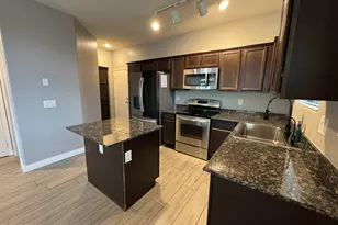 2725 E Mine Creek Rd, Phoenix, AZ 85024 - Photo 2