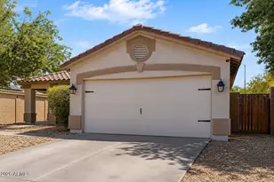 15781 W Watson Ln, Surprise, AZ 85379 - Photo 4
