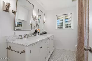 216 E Glenn Dr, Phoenix, AZ 85020 - Photo 34