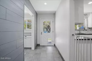 216 E Glenn Dr, Phoenix, AZ 85020 - Photo 24