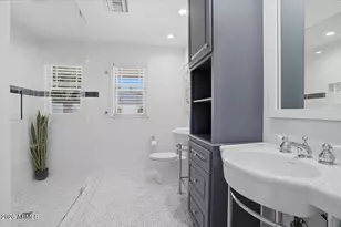 216 E Glenn Dr, Phoenix, AZ 85020 - Photo 28