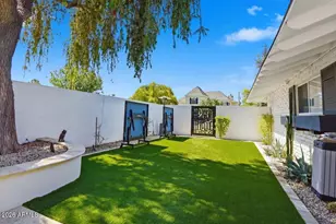 216 E Glenn Dr, Phoenix, AZ 85020 - Photo 46