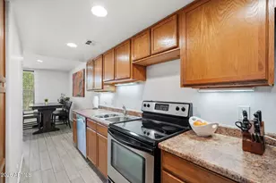 2929 N 39th St, Phoenix, AZ 85018 - Photo 8