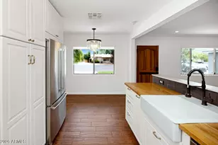 4228 N 44th Pl, Phoenix, AZ 85018 - Photo 12