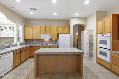 8056 W Louise Drive, Peoria, AZ 85383 - Photo 18