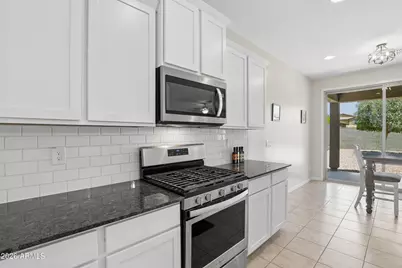 18758 W Shangri La Road, Surprise, AZ 85388 - Photo 8