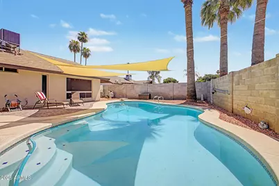4555 W Echo Lane, Glendale, AZ 85302 - Photo 32