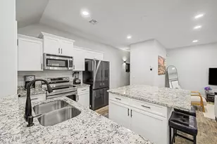 2045 E Heartwood Ln, Phoenix, AZ 85022 - Photo 14