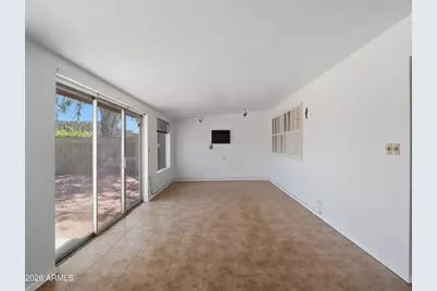 2949 W Cactus Wren Drive, Phoenix, AZ 85051 - Photo 16