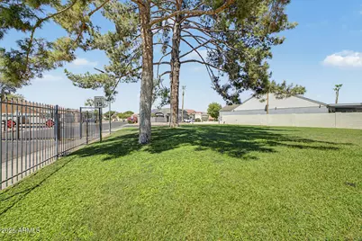 10405 N 65th Drive, Glendale, AZ 85302 - Photo 36