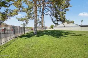 10405 N 65th Dr, Glendale, AZ 85302 - Photo 36