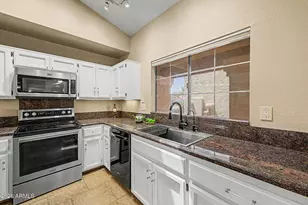 10405 N 65th Dr, Glendale, AZ 85302 - Photo 12