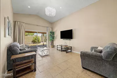 10405 N 65th Drive, Glendale, AZ 85302 - Photo 8