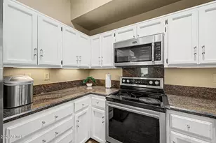 10405 N 65th Dr, Glendale, AZ 85302 - Photo 14