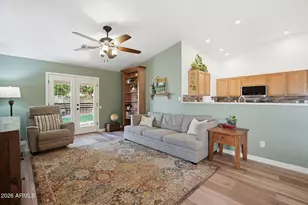 3244 E Rosemonte Dr, Phoenix, AZ 85050 - Photo 4