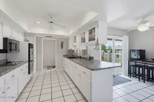 10611 W Saratoga Cir, Sun City, AZ 85351 - Photo 4