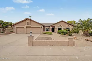 911 E Secretariat Dr, Tempe, AZ 85284 - Photo 2