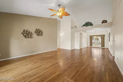 911 E Secretariat Drive, Tempe, AZ 85284 - Photo 6