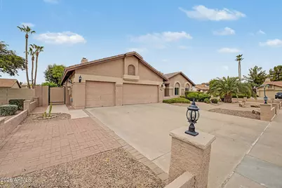 911 E Secretariat Drive, Tempe, AZ 85284 - Photo 2