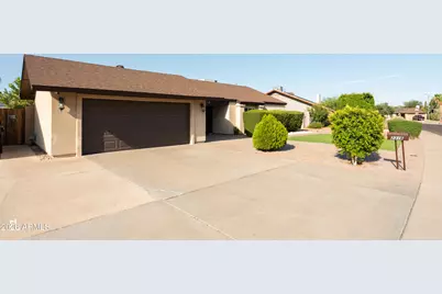 2316 W Port Royale Lane, Phoenix, AZ 85023 - Photo 2