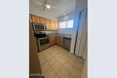 11640 N 51st Avenue #Apt 248, Glendale, AZ 85304 - Photo 2