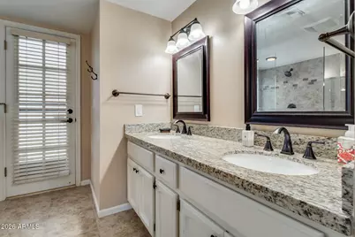 10675 E Cinnabar Avenue, Scottsdale, AZ 85258 - Photo 28