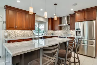 10675 E Cinnabar Avenue, Scottsdale, AZ 85258 - Photo 18