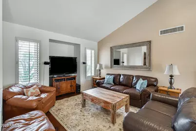 10675 E Cinnabar Avenue, Scottsdale, AZ 85258 - Photo 10