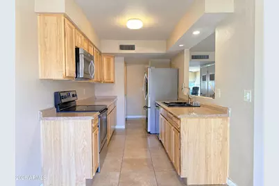 5625 S Admiralty Court E #E, Tempe, AZ 85283 - Photo 4