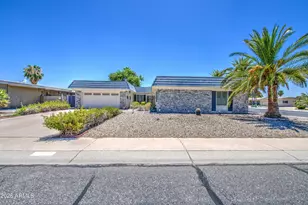 10925 W Hibiscus Dr, Sun City, AZ 85373 - Photo 2