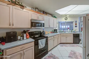 10925 W Hibiscus Dr, Sun City, AZ 85373 - Photo 24