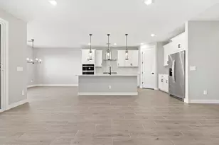 310 W Flatiron Trail, Apache Junction, AZ 85120 - Photo 10