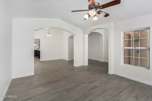 927 W Grand Caymen Dr, Gilbert, AZ 85233 - Photo 6