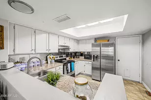 510 E Wescott Dr, Phoenix, AZ 85024 - Photo 8