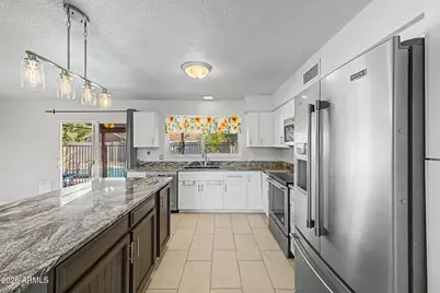 2815 W Villa Rita Drive, Phoenix, AZ 85053 - Photo 8